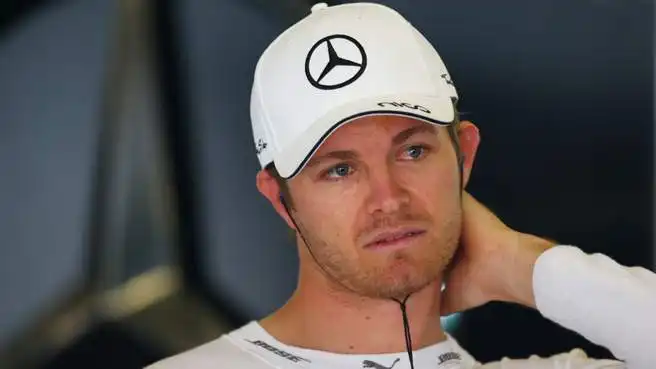 Rosberg con il fiato Ferrari sul collo