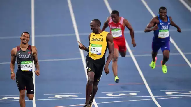 Bolt se la ride: semifinale da dominatore