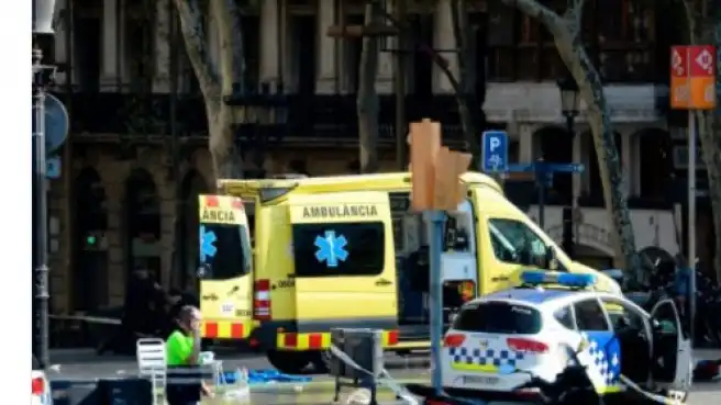 Barcellona, ucciso un attentatore