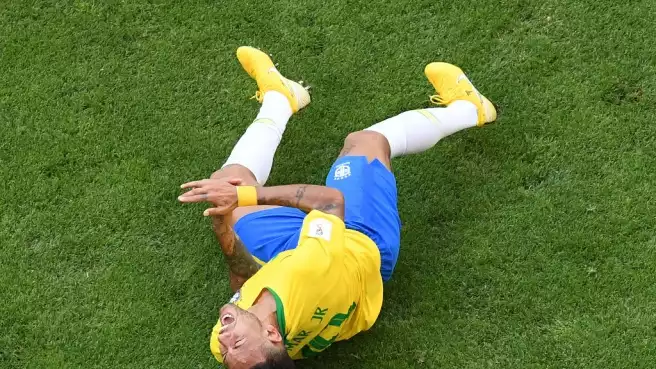 Brasile, Neymar simula anche in allenamento