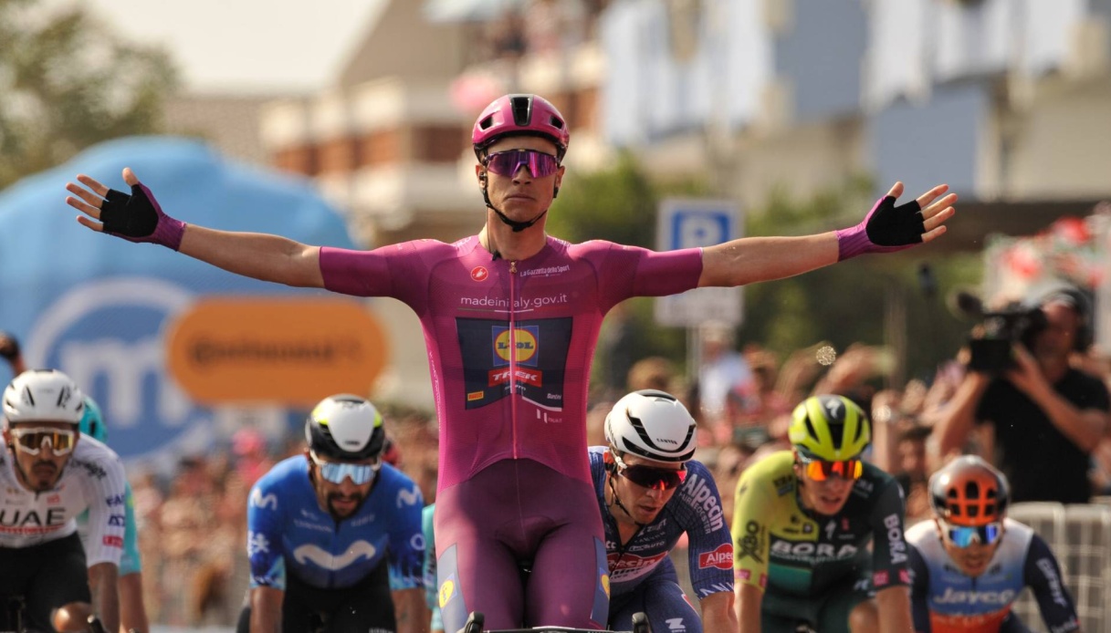Sportal: Giro d'Italia: Jonathan Milan concede il bis a Francavilla al Mare