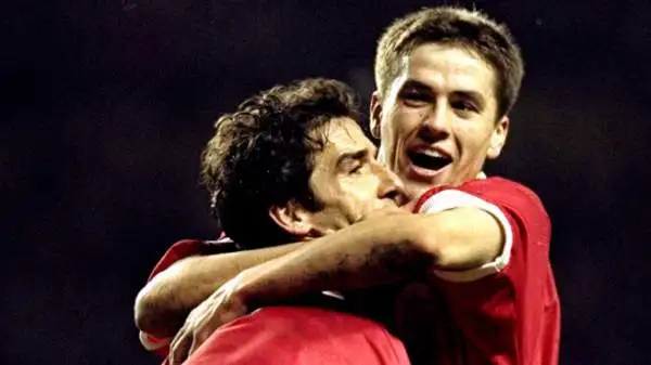 Ai piedi del podio arriva Michael Owen, che sin dal folgorante esordio a Francia 1998 infranse molti cuori con la sua faccia da bravo ragazzo.