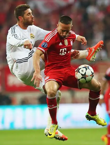 Ribery 4,5. Tra andata e ritorno è uno dei campioni uscenti che più deludono. Anche a Monaco mai uno spunto degno della sua fama. Pessime notizie anche per la Francia in previsione mondiale.
