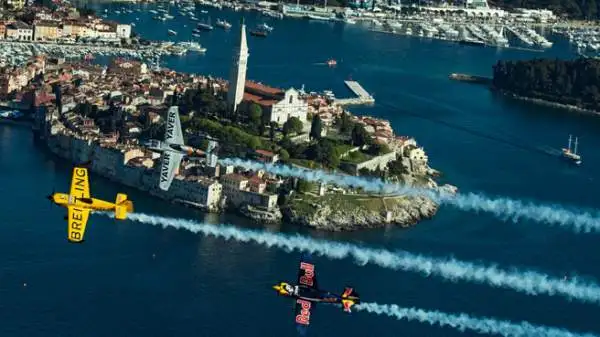 La seconda tappa della corsa motoristica più veloce e spericolata al mondo ha avuto luogo sull'affascinante costa istriana della Croazia.