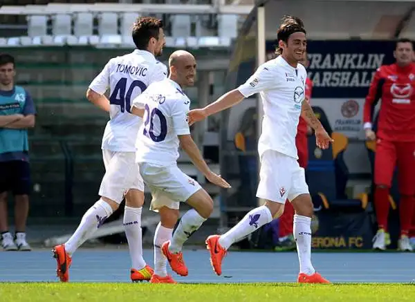 Partita emozionante e ricca di gol al Bentegodi, per la viola in gol Cuadrado, Borja Valero, Matri e due volte Aquilani. Sala, Toni e Iturbe per il Verona.