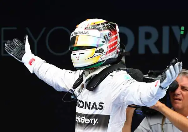 In Catalogna trionfa Hamilton, male le Ferrari. Mercedes di un altro pianeta: Rosberg è secondo, Vettel quarto, Alonso sesto, Raikkonen settimo.