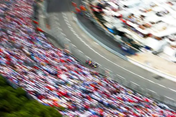 Montecarlo è di Rosberg. Alonso 4°. Dominio Mercedes anche a Monaco. Hamilton chiude secondo, Ricciardo completa il podio. Vettel out, Kimi sfortunato.