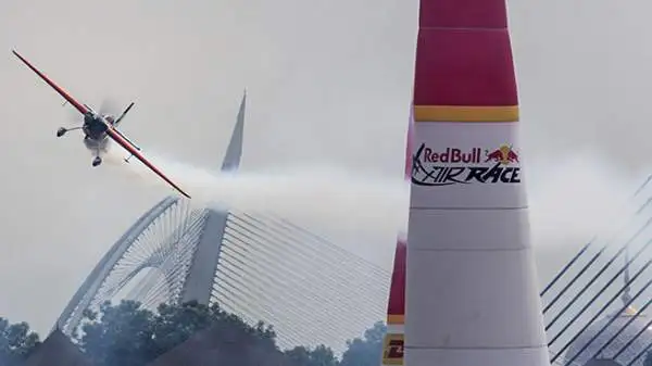 "Ci ha pensato Red Bull, a noi fa tantissimo piacere e credo che anche l'azienda sia soddisfatta dello spettacolo".
