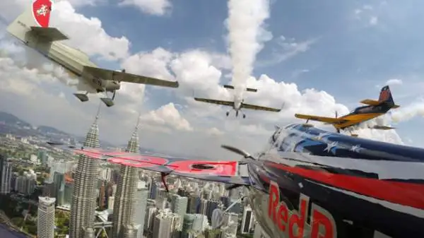 Grande spettacolo nella terza tappa stagionale del Red Bull Air Race a Putrajaya.