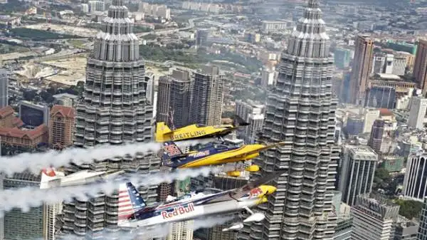 Grande spettacolo nella terza tappa stagionale del Red Bull Air Race a Putrajaya.