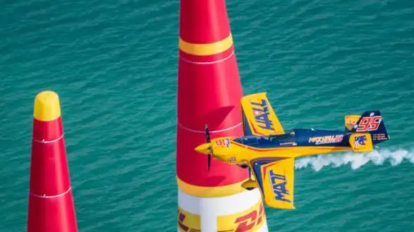 Grande spettacolo nella terza tappa stagionale del Red Bull Air Race a Putrajaya.