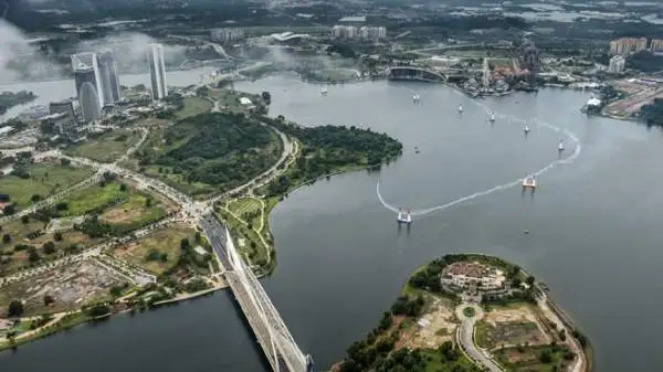 Grande spettacolo nella terza tappa stagionale del Red Bull Air Race a Putrajaya.