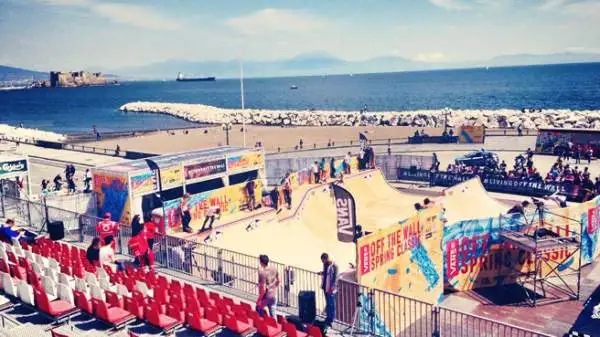 La prima giornata del Vans Off the Wall 2014 nelle splendida cornice di Napoli.