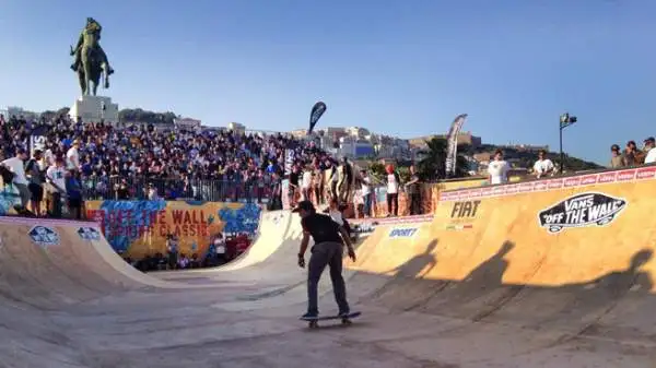 La prima giornata del Vans Off the Wall 2014 nelle splendida cornice di Napoli.