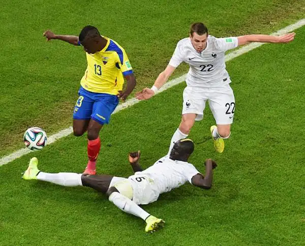 Termina a reti inviolate una partita in realtà combattutissima con ben trenta tiri in porta. Francia agli ottavi come prima, Ecuador unica sudamericana eliminata.