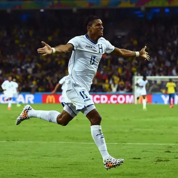 Decide una doppietta di Enner Valencia. Gli ecuadoregni agganciano al secondo posto la Svizzera. Per l'Honduras torico gol di Costly, non segnavano ai mondiali dall'82.