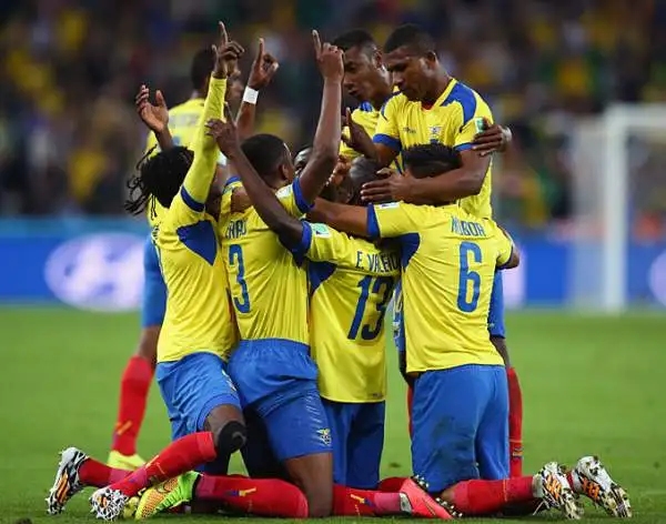 Decide una doppietta di Enner Valencia. Gli ecuadoregni agganciano al secondo posto la Svizzera. Per l'Honduras torico gol di Costly, non segnavano ai mondiali dall'82.