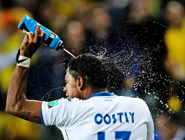 Decide una doppietta di Enner Valencia. Gli ecuadoregni agganciano al secondo posto la Svizzera. Per l'Honduras torico gol di Costly, non segnavano ai mondiali dall'82.