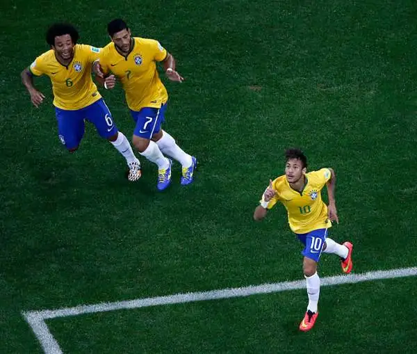 Le immagini più belle della prima settimana di gioco in Brasile in occasione della FIFA WORLD CUP 2014 con azioni, gol e tifosi nei mille colori della nazione sudamericana.