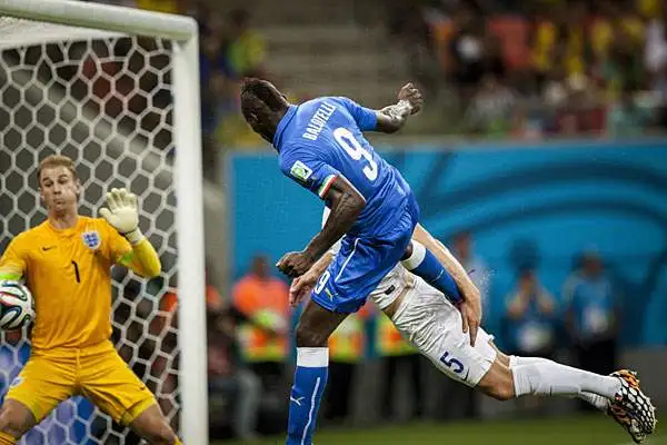 Le immagini più belle della prima settimana di gioco in Brasile in occasione della FIFA WORLD CUP 2014 con azioni, gol e tifosi nei mille colori della nazione sudamericana.