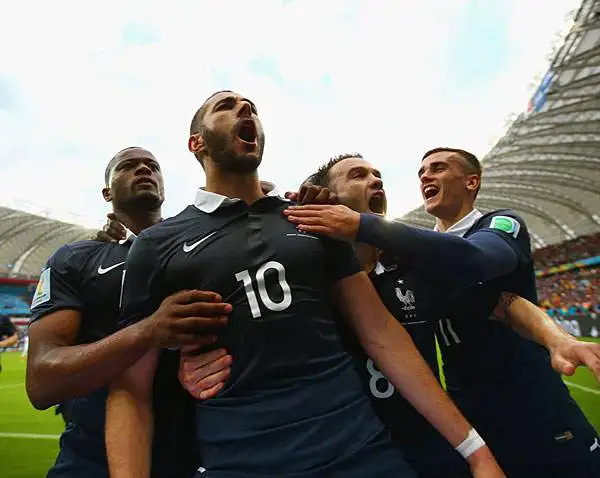 Le immagini più belle della prima settimana di gioco in Brasile in occasione della FIFA WORLD CUP 2014 con azioni, gol e tifosi nei mille colori della nazione sudamericana.