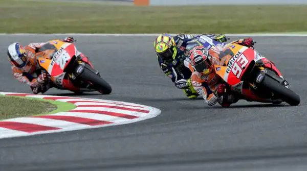 Gp Catalogna: vince Marquez, Rossi 2°. Gara intensa ma a spuntarla è ancora una volta il catalano della Honda, al settimo successo di fila. Bene Valentino. Terzo Pedrosa.