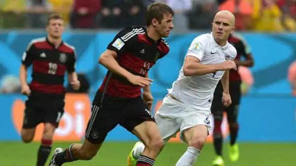 Bradley 5. L'ex romanista non riesce a supportare efficacemente l'unica punta Bradley.