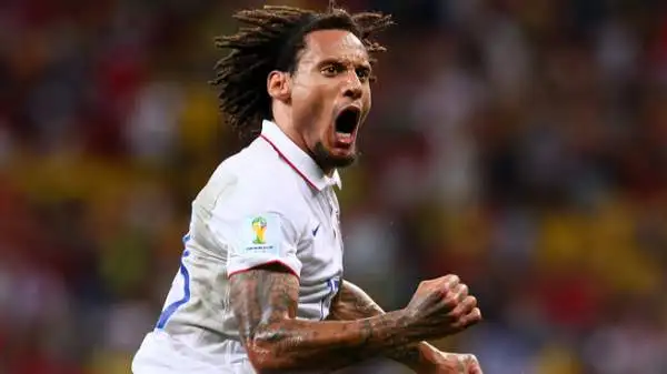 Jones 7,5. Il suo destro è già destinato a diventare una delle reti copertina di questi Mondiali.