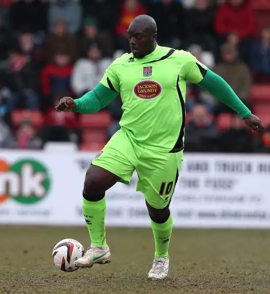 La partita contro il Chelsea ha fatto conoscere al mondo il bomber "over size" del Wimbledon, Akinfenwa.