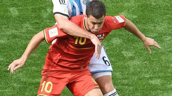 Hazard 5. Ingabbiato dalla difesa argentina, combina davvero poco, tanto da innervosirsi ed essere sostituito nella ripresa.