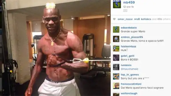 Vacanze americane per 'SuperMario' e la sua Fanny Neguesha, a spasso per la Grande Mela senza dimenticare di aggiornare su Instagram i loro continui spostamenti.