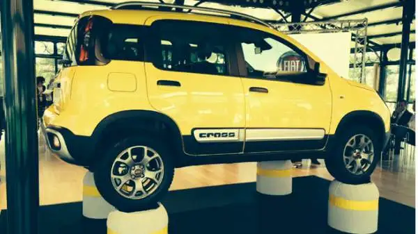 L'ultima nata di casa Fiat sposa il ‘piccolo’ con la ‘tecnica’, ha lo stile di un fuoristrada ma le dimensioni di una City car. E' il punto d’incontro tra funzionalità e stile.