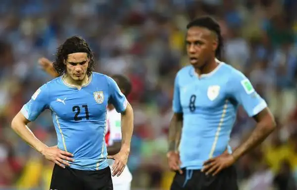 Da Cavani ci si sarebbe aspettato qualcosa di più: a rubargli la scena, nel bene e nel male, il solito Suarez.