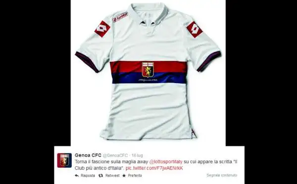 Bianca con fascia centrale rossoblù la maglia da trasferta.