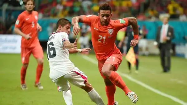 Depay 5. Spreca due buone occasioni e in generale si muove male a supporto di Van Persie.