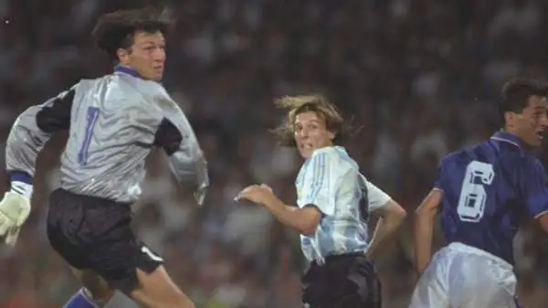 Walter Zenga a Italia '90 ha fissato il record di imbattibilità per un portiere ai Mondiali: 518 minuti. A interromperlo l'argentino Caniggia, approfittando di un suo errore in semifinale.