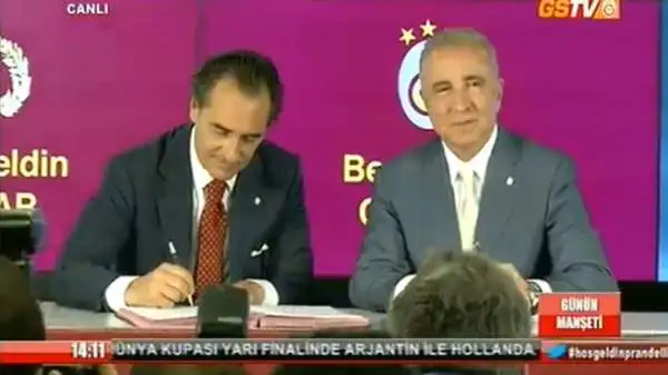 Cesare Prandelli day a Istanbul. “Il traduttore dov’è?”, ha chiesto subito il bresciano nel giorno della presentazione quale nuovo allenatore del Galatasaray. 