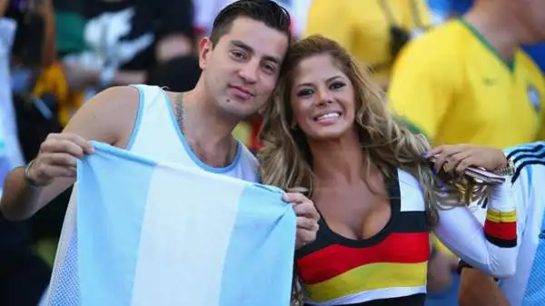 Al Maracanà spettacolo anche in tribuna.