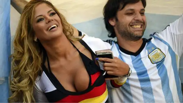 Al Maracanà spettacolo anche in tribuna.