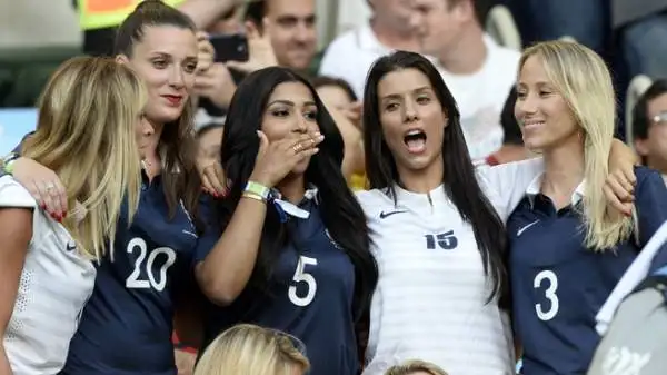La batteria delle Wags francesi al gran completo.
