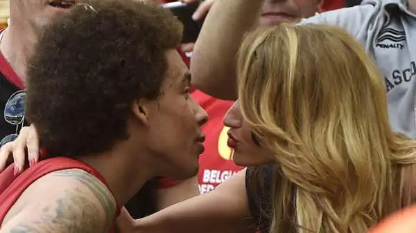 Alex Witsel e la sua fidanzata Raffaella.