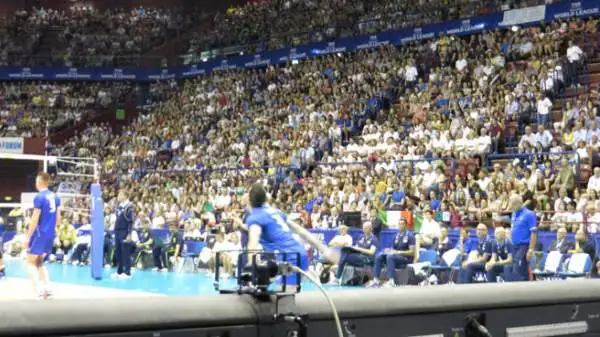 L'Italia chiude con una sconfitta per 1-3 (25-27, 25-18, 17-25, 16-25) con il Brasile la prima fase della World League.