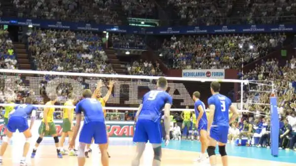 L'Italia chiude con una sconfitta per 1-3 (25-27, 25-18, 17-25, 16-25) con il Brasile la prima fase della World League.