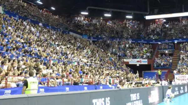L'Italia chiude con una sconfitta per 1-3 (25-27, 25-18, 17-25, 16-25) con il Brasile la prima fase della World League.