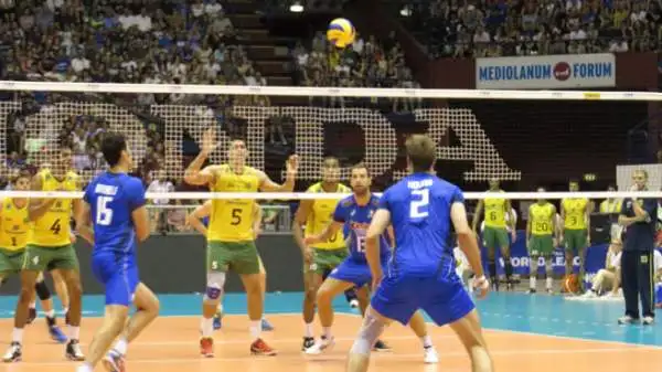 L'Italia chiude con una sconfitta per 1-3 (25-27, 25-18, 17-25, 16-25) con il Brasile la prima fase della World League.