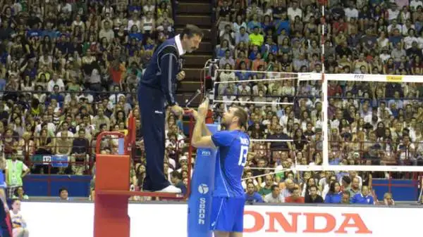 L'Italia chiude con una sconfitta per 1-3 (25-27, 25-18, 17-25, 16-25) con il Brasile la prima fase della World League.