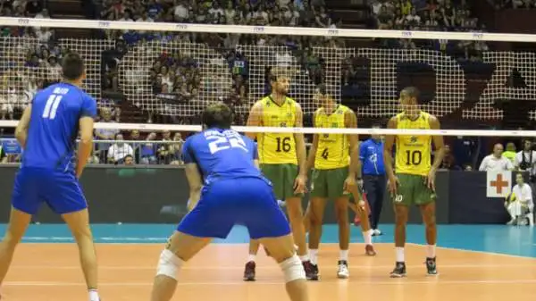 L'Italia chiude con una sconfitta per 1-3 (25-27, 25-18, 17-25, 16-25) con il Brasile la prima fase della World League.