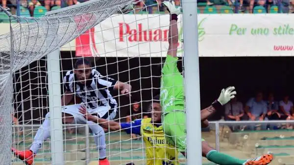 Chievo-Juventus 0-1. Caceres 6,5. Bravo a crederci in occasione del gol partita, arrivato grazie alla deviazione di Biraghi.
