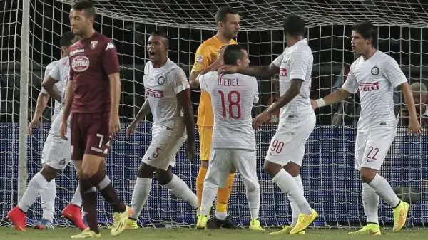 Torino-Inter 0-0. Handanovic 8. Che sia un mago a neutralizzare i rigori, lo si sapeva. Ma anche nelle uscite alte non sbava mai: una sicurezza.