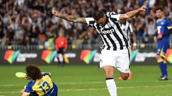 Due volte in svantaggio, i bianconeri ribaltano l'incontro contro l'A-League All Star nei minuti finali. Di Pepe la rete decisiva.